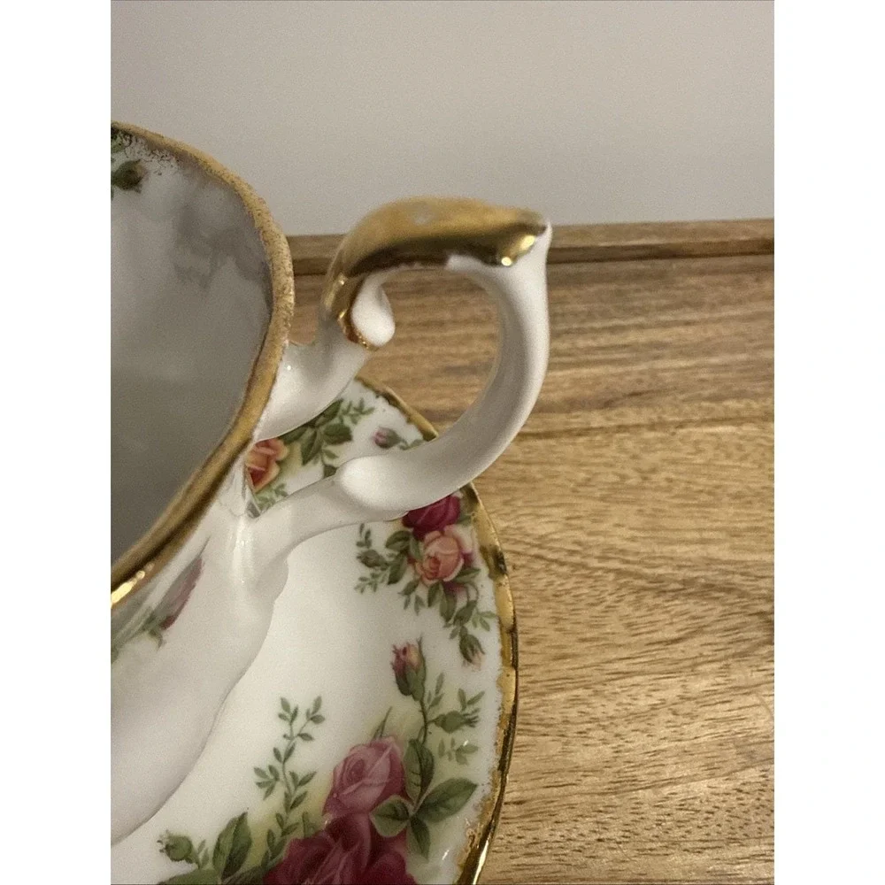 Royal Albert beautiful vintage